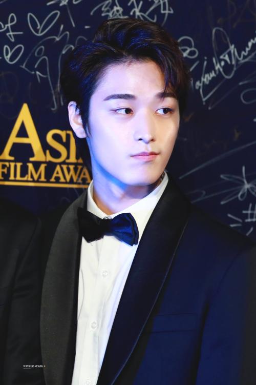 DZMzlLaVMAAulDe.jpg%3Alarge?width=501&he