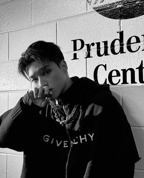 F9bHsoDbMAAlCVL.jpg?width=469&height=581